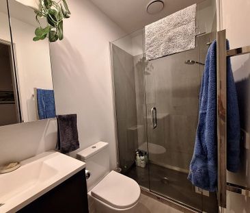 Sunny Apartment with Pool - Photo 5