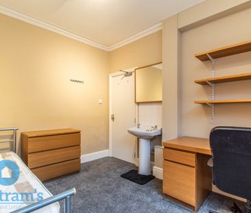 6 bed Semi-Detached House for Rent - Photo 5