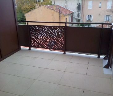 location Appartement T2 DE 46.9m² À LA SEYNE SUR MER - Photo 1