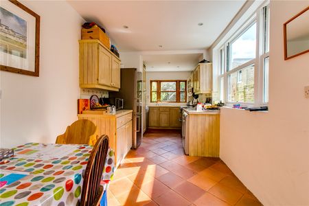 Brassey Square, SW11, London - Photo 3