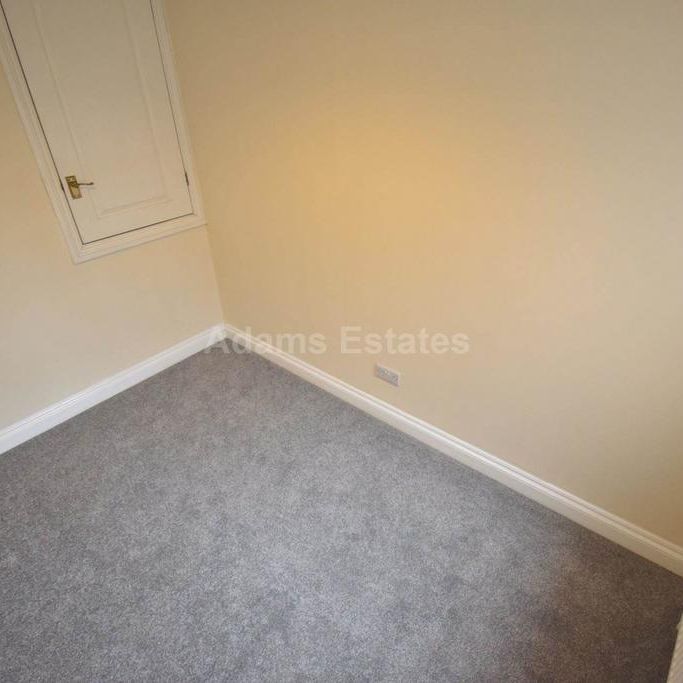 2 bedroom end of terrace house to rent - Photo 1