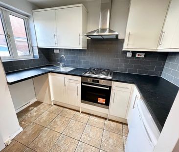 2 bedroom semi-detached house to rent - Photo 5