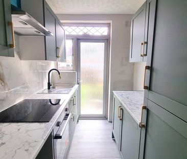 2 bedroom semi-detached house to rent - Photo 6