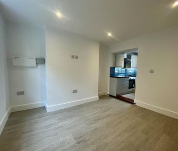 2 bedroom cottage to rent - Photo 1