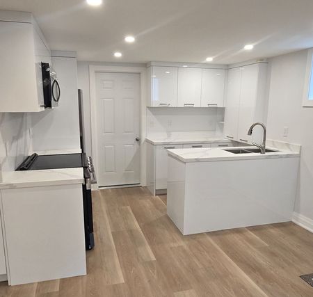 For Lease - 82 Madawaska Avenue Unit# Basement, Toronto, Ontario - Photo 4