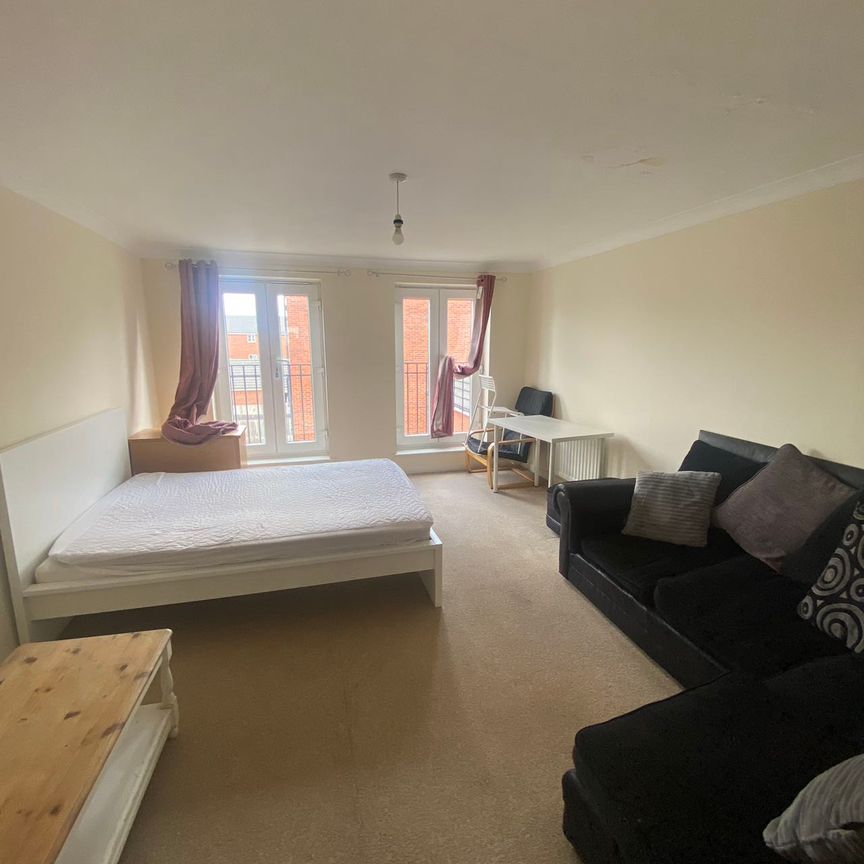 Shakespeare Avenue - Photo 1