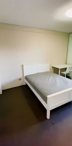 4 bed 2 bath - Photo 1