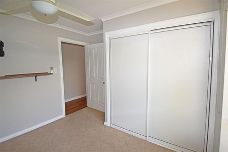 3 Bedroom, 2 Bathroom Duplex - Photo 2