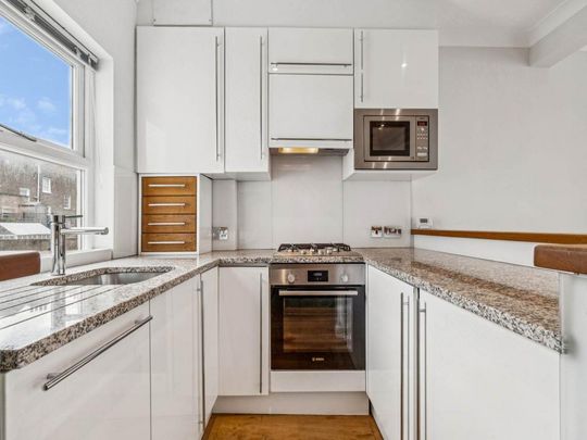 3 bedroom maisonette to rent - Photo 1