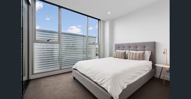 Luxury Furnished Residence with Spectacular Terrace & Park Views - Photo 1