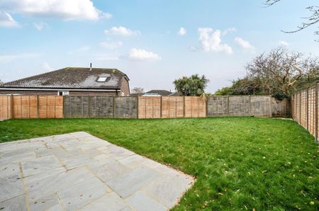 3 bedroom bungalow to rent - Photo 2