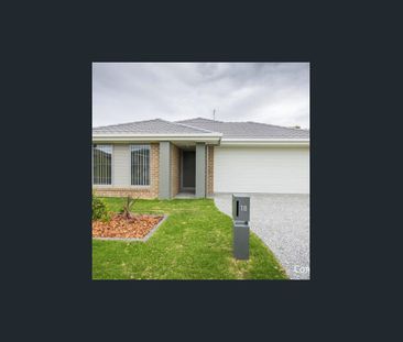 Modern 4 bedroom Brick home - Photo 5