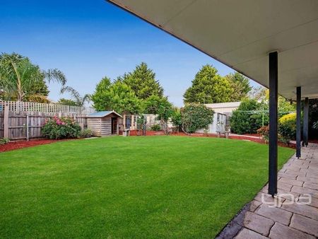 2 Padstowe Court, CRAIGIEBURN - Photo 5