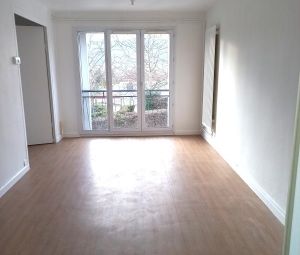 Location Appartement à ST MAURICE L EXIL - Photo 1