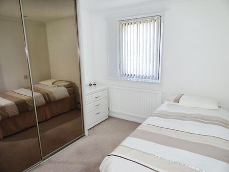 2 bedroom terraced house to rent - Photo 3