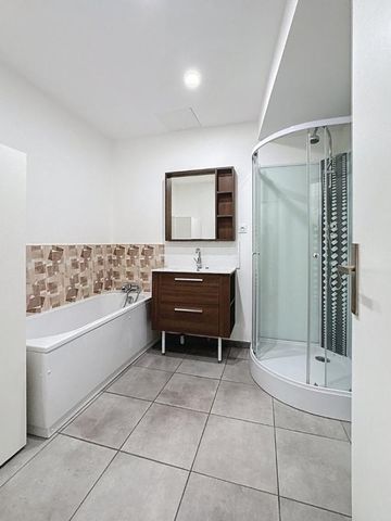 Location Appartement 3 pièces 59m² ST ANDRE DE CUBZAC 33240 - Photo 2