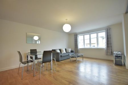 2 bedroom flat - Photo 5