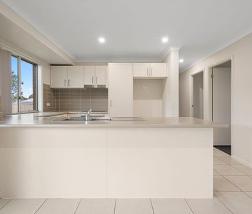 Spacious waterside living in Trinity Point Estate - Photo 4