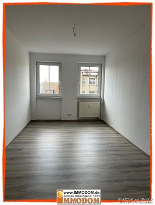 3-Zimmer-Wohnung im Zentrum von Zwickau mit EINBAUKÜCHE, BALKON und Personenaufzug - Foto 1