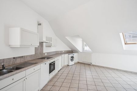 Lumineux appartement de 3 pièces mansardé - Photo 2