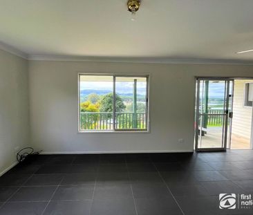 Rural home with stunning ocean views - Photo 6