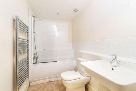 6 bedroom terraced house to rent - Photo 4