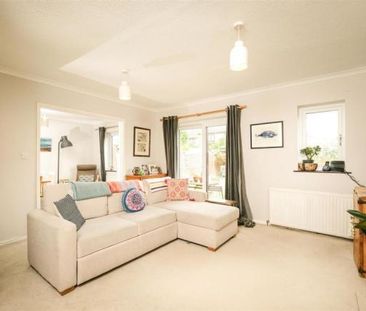 4 bedroom detached house to rent - Photo 3