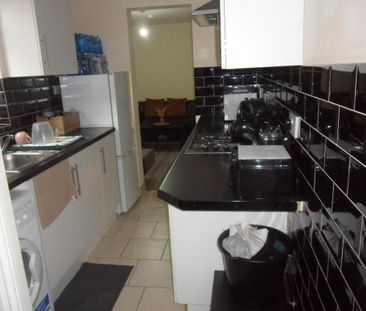 1 bedroom flat to rent - Photo 6
