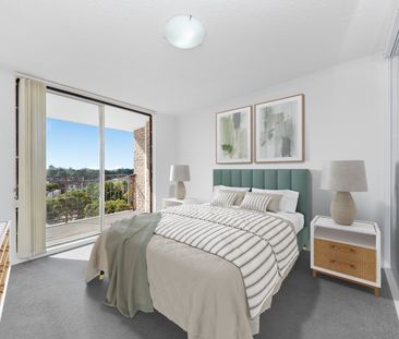 Modern North Facing Apartment With District Views - Photo 1