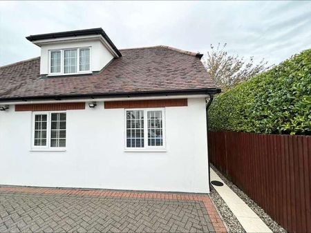 Ashford Hill, Berkshire, RG19 - Photo 5