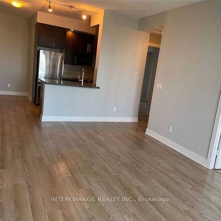 Bloor & Sherbourne Luxurious +Spacious 2Bdrm Open Concept Kitchen - Photo 1