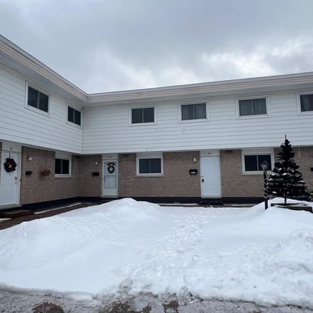 For Lease - 55 Hadley Circle, Bells Corners and South to Fallowfield, Ontario - Photo 3