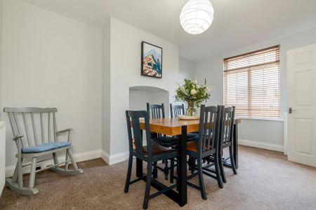 3 bedroom terraced house to rent - Photo 5