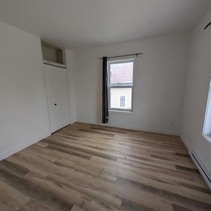 Immeuble - 197-205 King Est, Sherbrooke Grand 5 1/2 à Louer - Photo 2