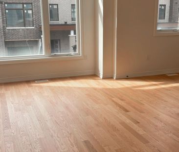 For Lease - 33 Queen Post Drive, Brampton, Ontario - Photo 4