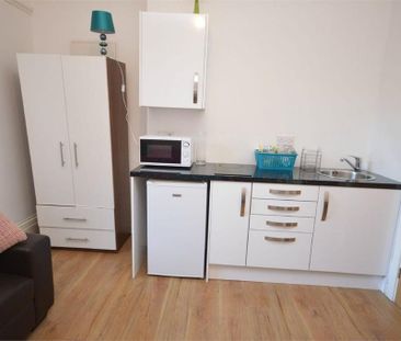 Studio to rent - Photo 3