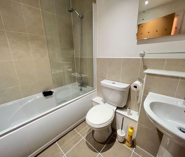 2 bedroom Flat To Let - Photo 6