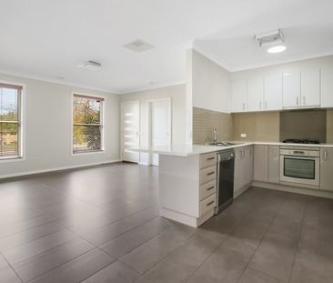 Three Bedroom Townhouse - Photo 4