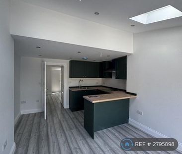 3 bedroom terraced house to rent - Photo 6