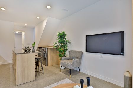 For Lease - 11 Merrill Avenue Unit# Lower, Toronto, Ontario - Photo 2