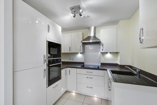 2 bedroom retirement property to rent - Photo 1