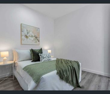 Comfortable Three-Bedroom Home with Ensuite, Ducted Heating and Spl... - Photo 4