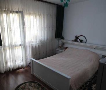 Apartament cu 3 camere, 75 mp, decomandat, zona Kaufland - Photo 2