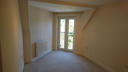 2 bedroom flat to rent - Photo 2