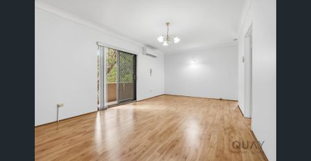 Outstanding 2 bedroom - Photo 2