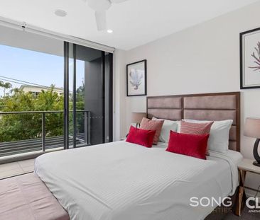 Luxurious 3-Bedroom, 3-Bathroom Villa in the Heart of Surfers Parad... - Photo 5