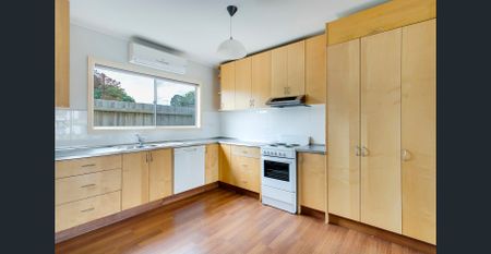 Charming Low-Maintenance Home.. - Photo 5