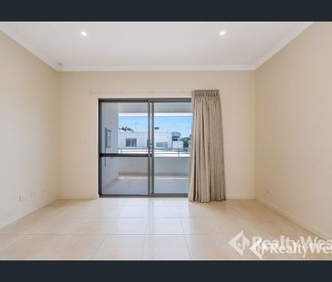 STYLISH AND SECURE. QUALITY 2 BEDROOM, 2 BATHROOM APARTMENT - Photo 3