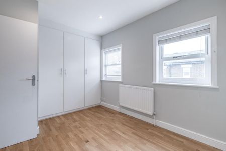 2 bedroom ground floor flat to rent - Photo 4