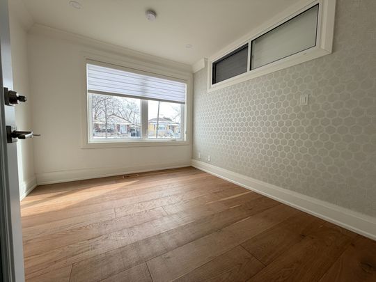 For Lease - 136 Wye Valley Road Unit# Main, Toronto, Ontario - Photo 1